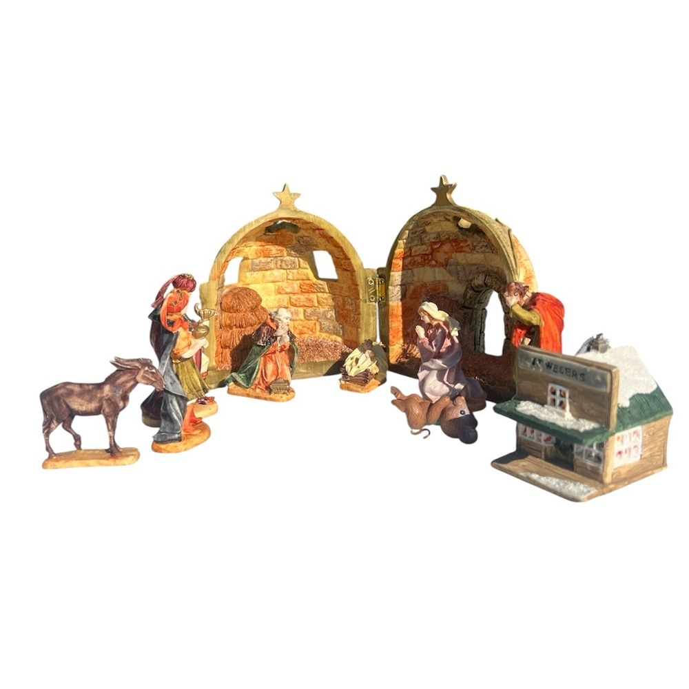 Vintage Ceramic Nativity Set in Multi-Color 10 pieces. Figurines between 2”-3”. - Picture 4 of 12